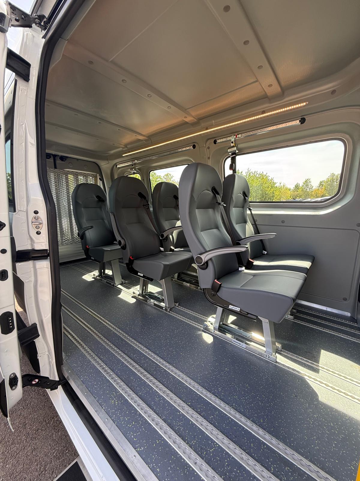 Renault Master L3H2 Tpmr Vue Interieur Avec Siege Individuel Amovible